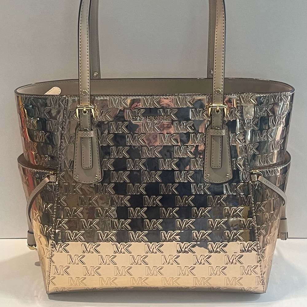 Michael Michael Kors Voyager Logo Embossed Patent Large East West Tote - Picture 4 of 9